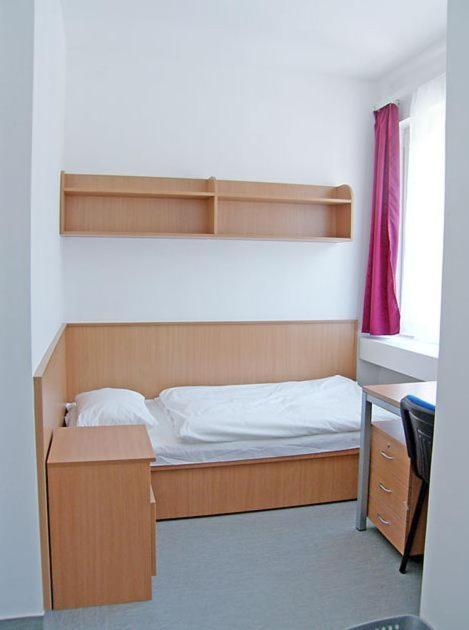 Imola Hostelエゲル 部屋 写真